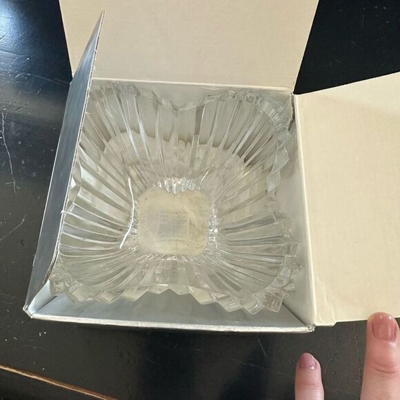 Mikasa Crystal Lydia Tulip Bowl - Picture 10 of 10